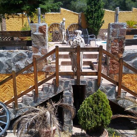 Hostal Sierra De Баса Экстерьер фото